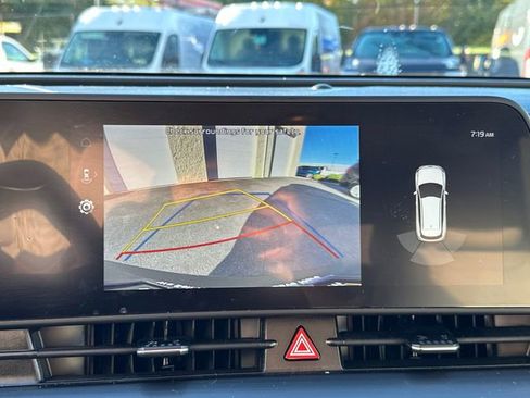 Used 2023 Kia Sportage EX image 29