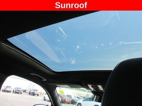 Used 2022 Mercedes-Benz GLB 250 4MATIC image 15