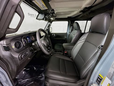 New 2025 Jeep Gladiator Sport image 20