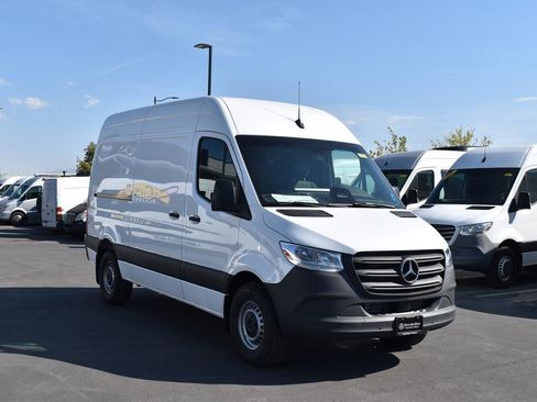 New 2025 Mercedes-Benz Sprinter 2500 image 3
