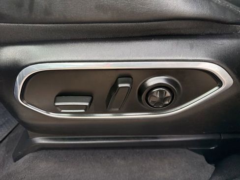 Used 2023 Jeep Wagoneer L Series II image 14