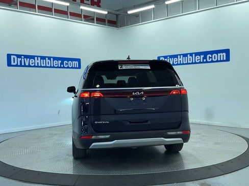 Used 2023 Kia Carnival LX FWD image 6