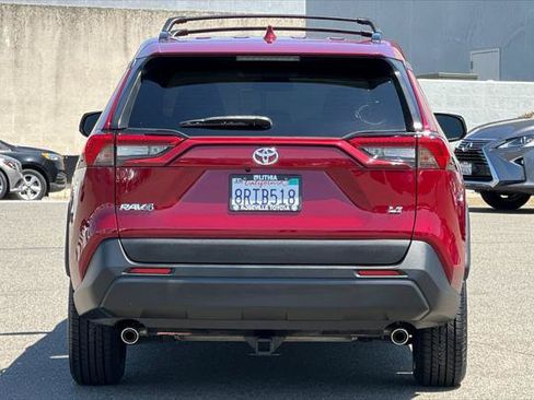 Certified 2020 Toyota RAV4 LE w/ Carpet Mat Package FWD image 8