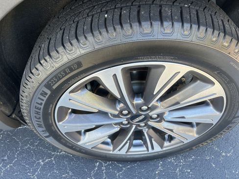 Used 2021 Lincoln Corsair Reserve w/ Equipment Group 201A FWD image 34