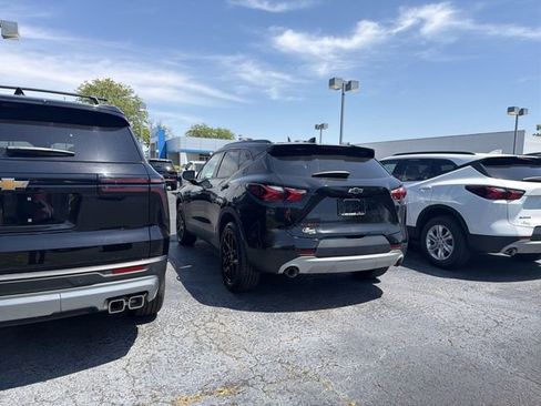 Used 2021 Chevrolet Blazer LT w/ Redline Edition FWD image 3