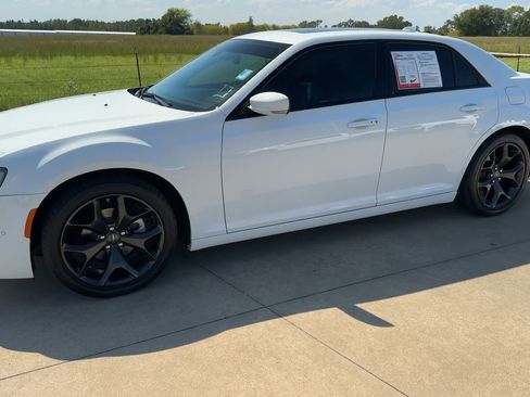 Used 2023 Chrysler 300 S image 3