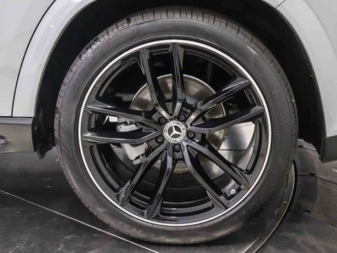 Used 2024 Mercedes-Benz GLS 580 4MATIC image 10