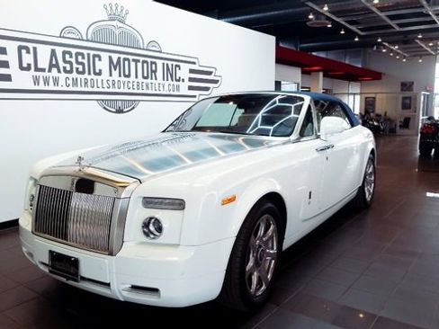 Used 2011 Rolls-Royce Phantom Drophead Coupe image 17