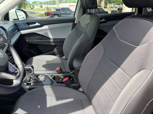 Certified 2023 Volkswagen Taos SE w/ Panoramic Sunroof Package FWD image 16