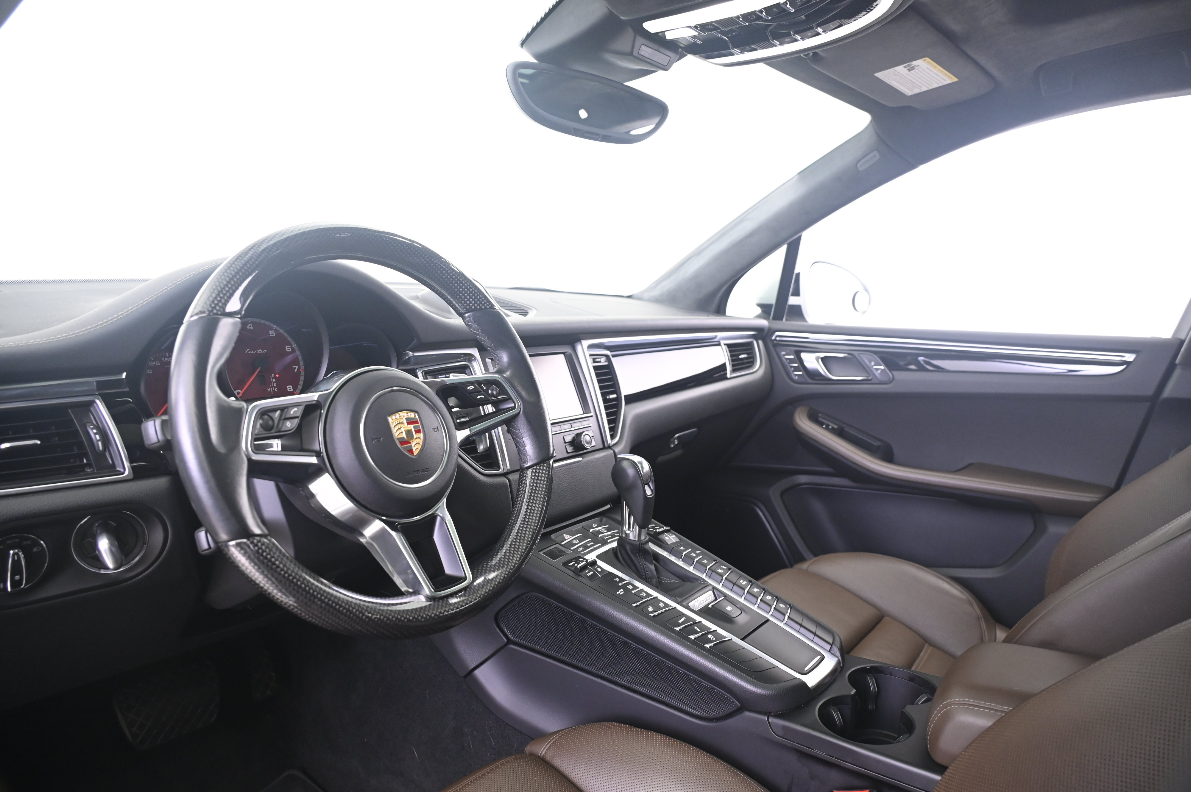 Used 2015 Porsche Macan Turbo AWD/4WD image 28