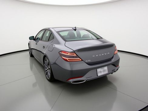 Used 2025 Genesis G70 2.5T image 6