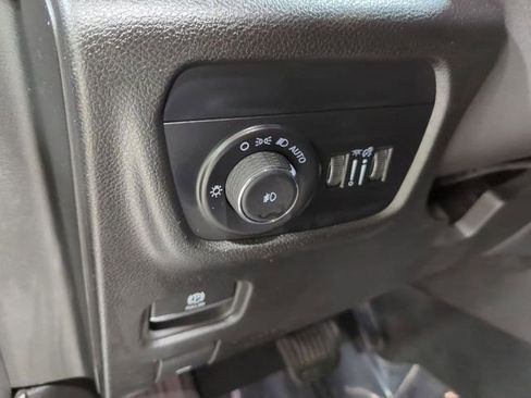 Used 2023 Jeep Grand Cherokee Limited image 17