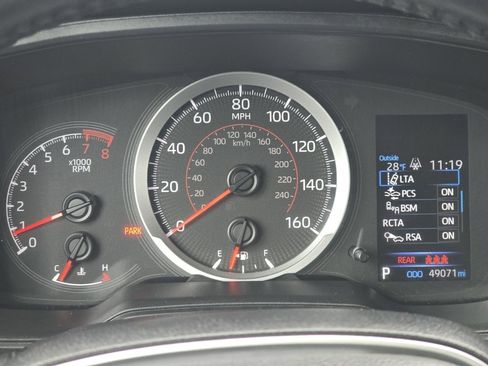 Used 2022 Toyota Corolla Cross LE image 28