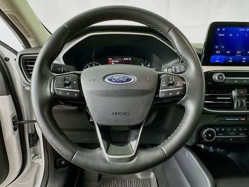 Certified 2022 Ford Escape SE w/ Cold Weather Package image 15