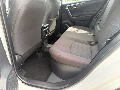 Used 2025 Toyota RAV4 SE AWD/4WD image 19