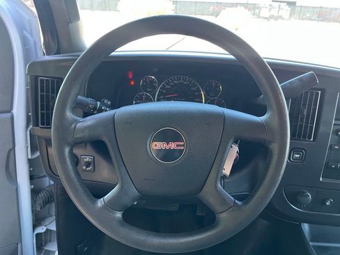 Used 2021 GMC Savana 3500 Extended image 24