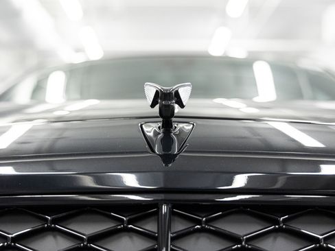 New 2025 Bentley Flying Spur Plug-In Hybrid image 9