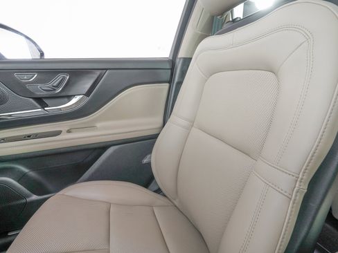 Used 2025 Lincoln Corsair Grand Touring w/ Jet Appearance Package image 27