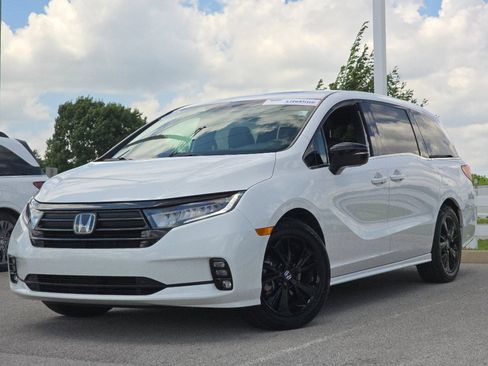 Used 2023 Honda Odyssey Sport image 1
