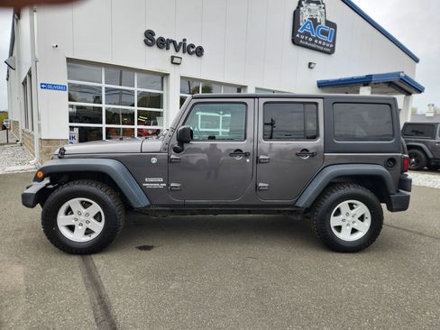 Used 2017 Jeep Wrangler Unlimited Sport w/ Quick Order Package 24S AWD/4WD image 9