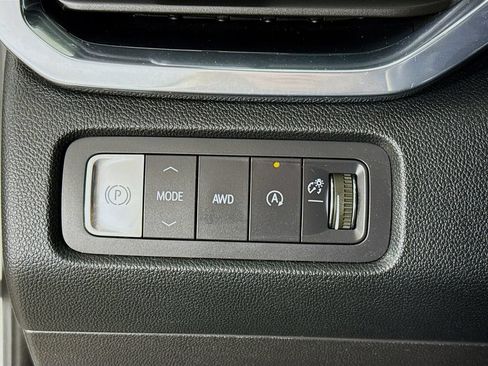 Used 2025 GMC Acadia Elevation AWD/4WD image 12