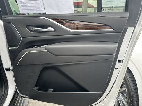 Used 2021 Cadillac Escalade ESV Premium Luxury image 19