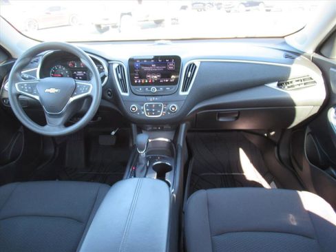 Used 2024 Chevrolet Malibu LT image 14