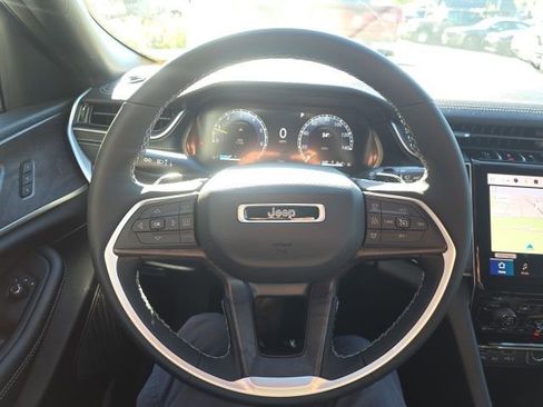 New 2025 Jeep Grand Cherokee L Limited image 15