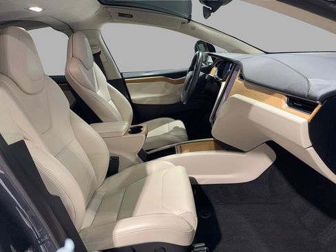 Used 2019 Tesla Model X 100D image 25