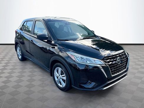 Used 2021 Nissan Kicks S image 4