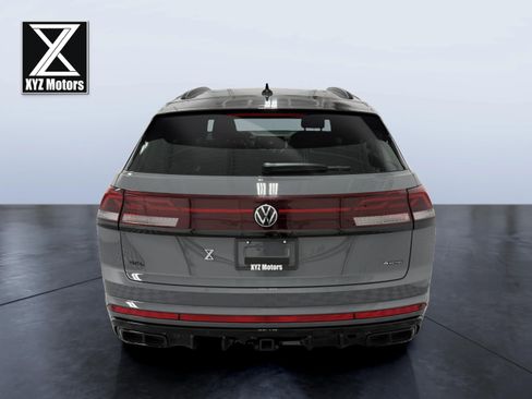 Used 2025 Volkswagen Atlas Cross Sport SEL R-Line image 5