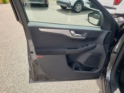 Used 2020 Ford Escape SE FWD image 10