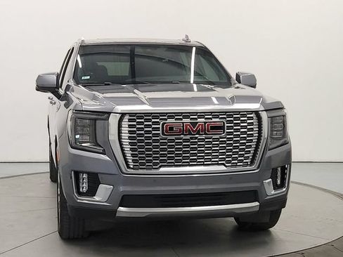 Used 2021 GMC Yukon Denali w/ Denali Premium Package AWD/4WD image 2