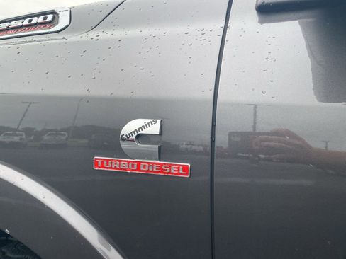Used 2019 RAM 2500 Laramie AWD/4WD image 44