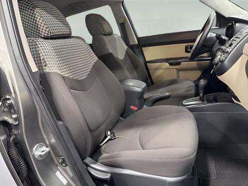 Used 2010 Kia Soul ! FWD image 14
