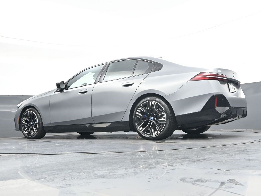Used 2025 BMW i5 M60 w/ Executive Package AWD/4WD image 31