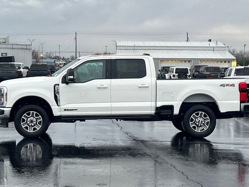 Used 2024 Ford F350 Lariat image 7