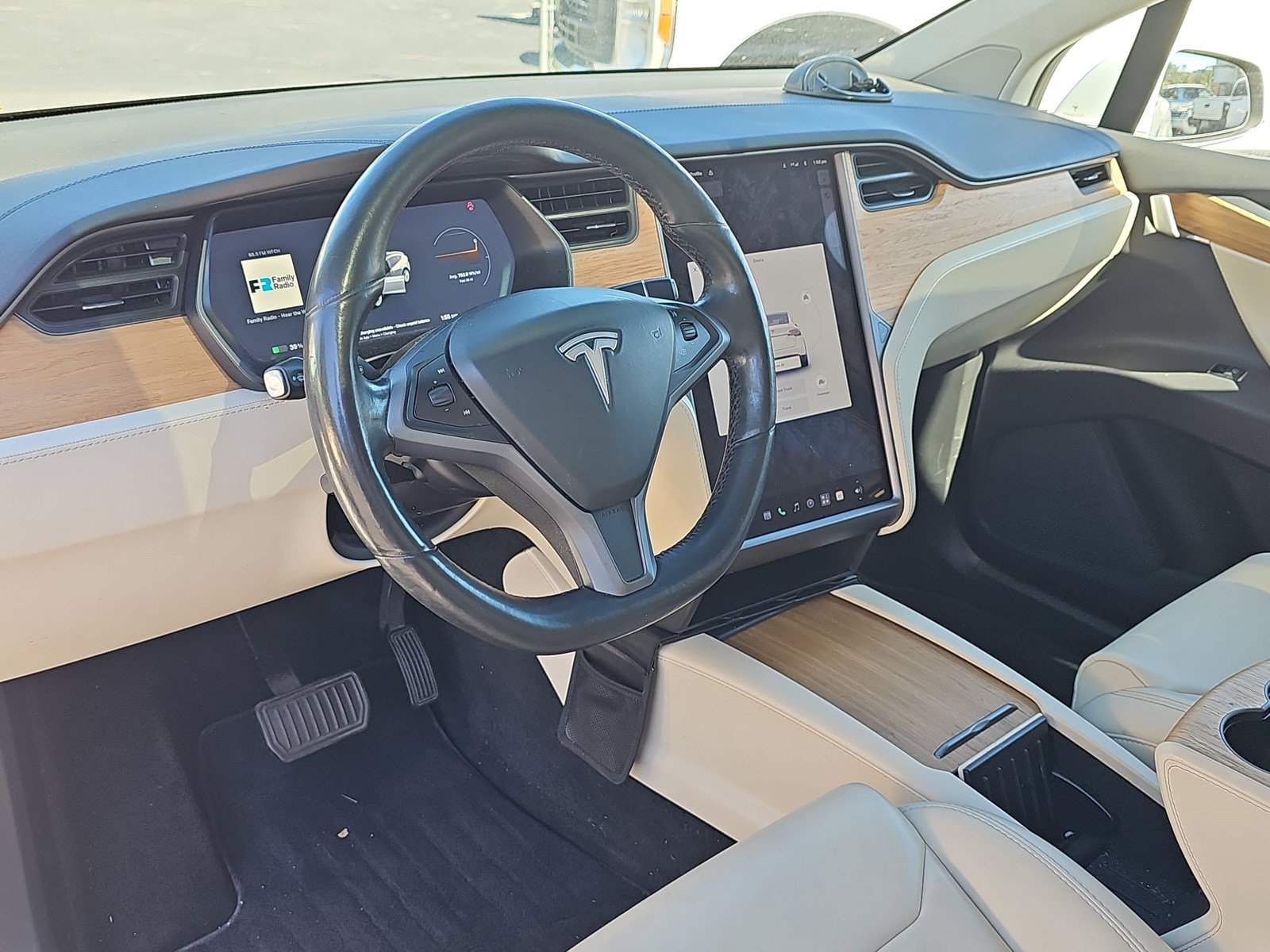 Used 2018 Tesla Model X 75D AWD/4WD image 17