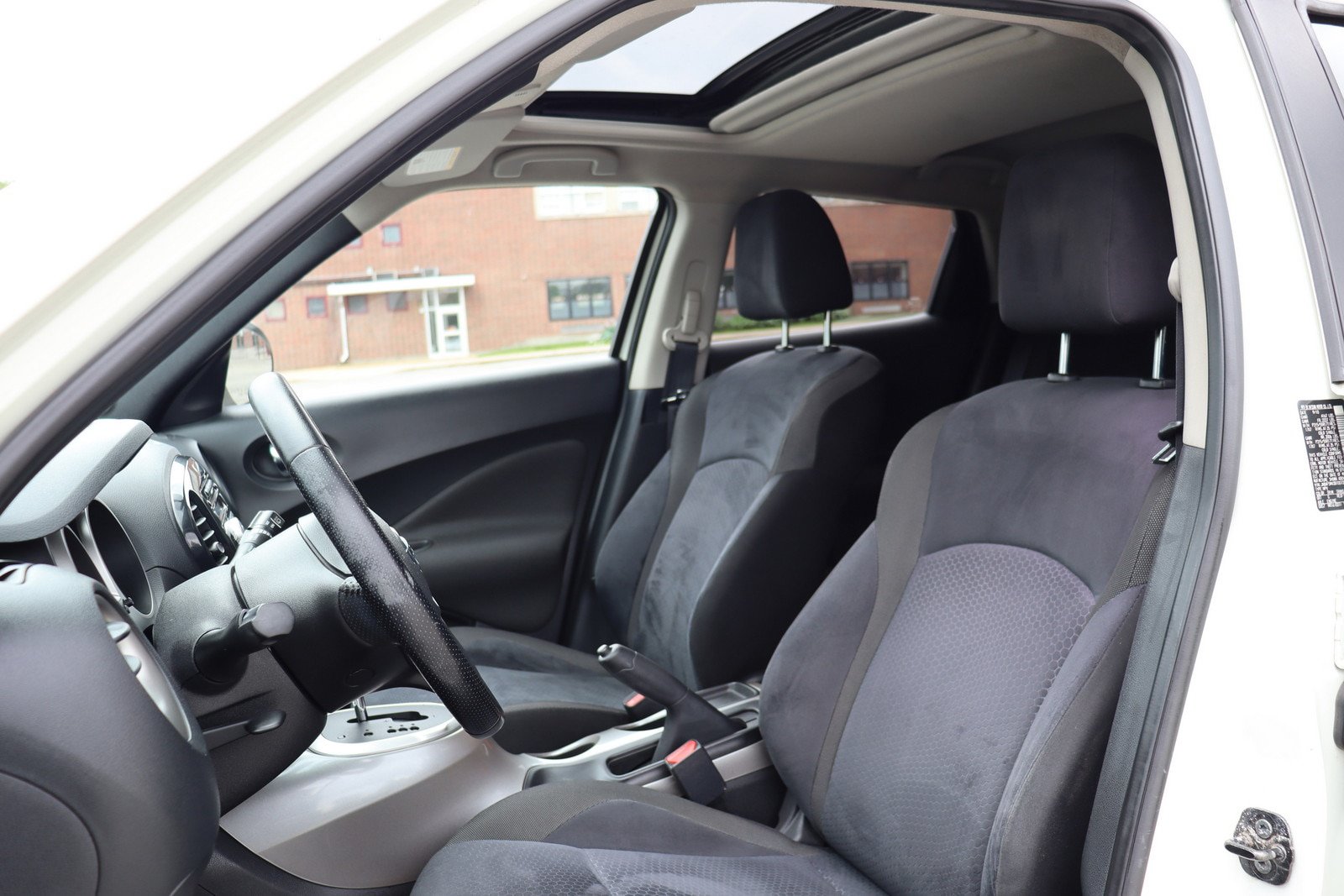 Used 2011 Nissan Juke SV AWD/4WD image 12