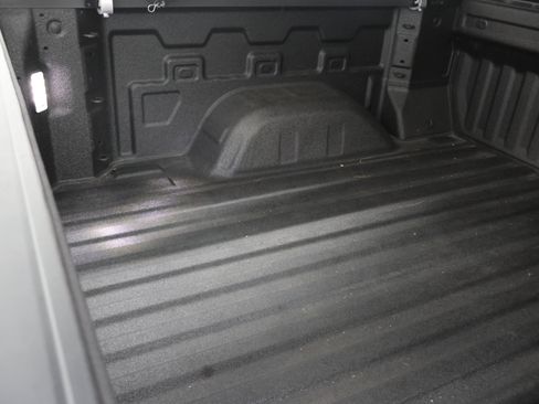 Used 2024 Chevrolet Silverado 1500 RST AWD/4WD image 5