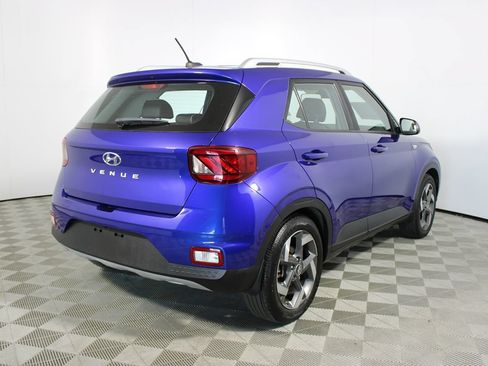 Used 2023 Hyundai Venue Limited FWD image 35