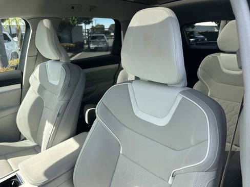 Certified 2025 Volvo EX90 Ultra image 19