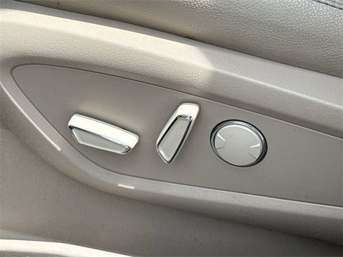 Used 2022 Lincoln Nautilus FWD image 23