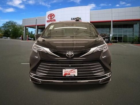 New 2026 Toyota Sienna Platinum AWD/4WD image 8