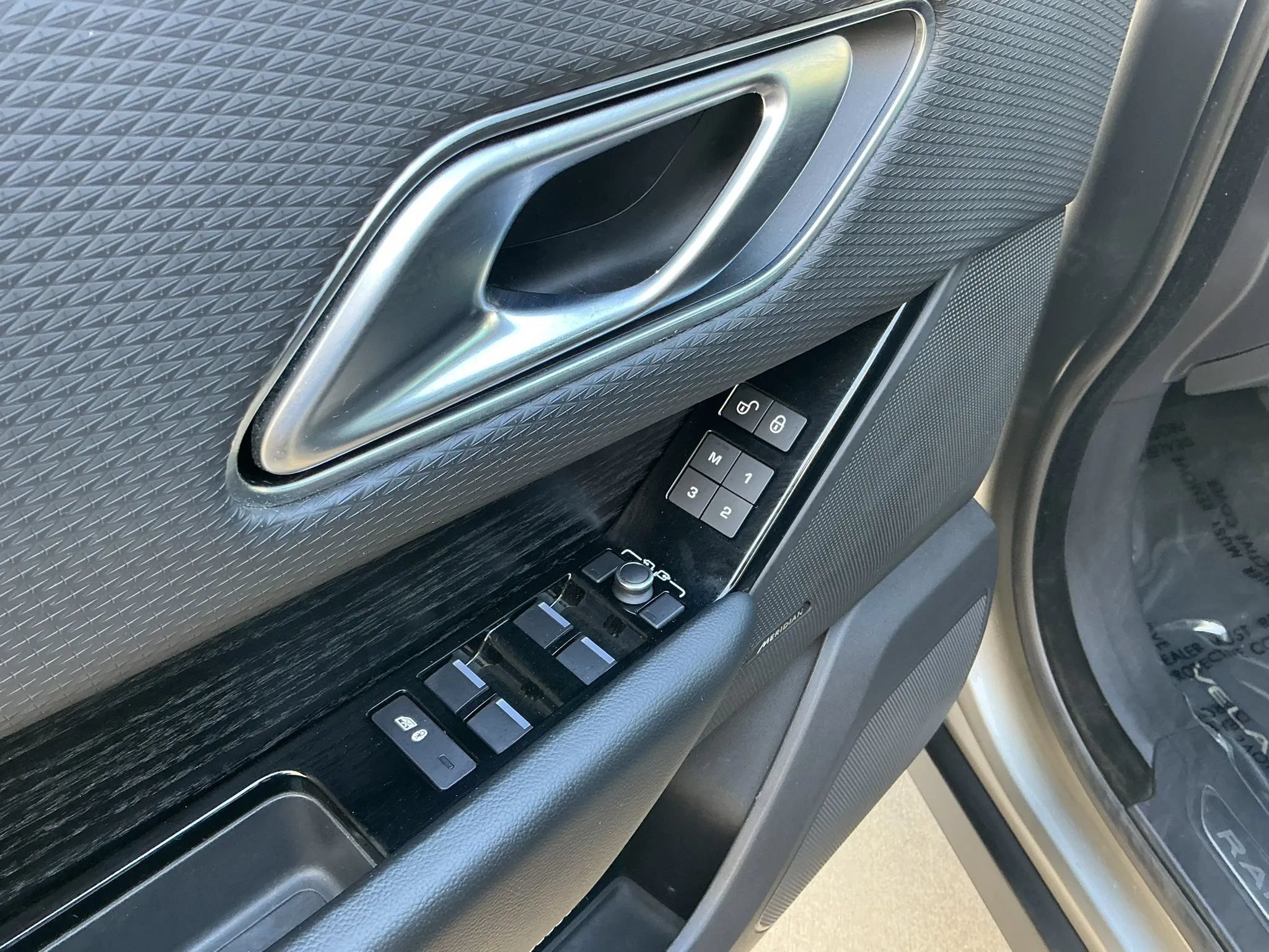 Used 2019 Land Rover Range Rover Velar S AWD/4WD image 12