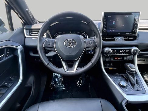Used 2022 Toyota RAV4 XSE AWD/4WD image 6