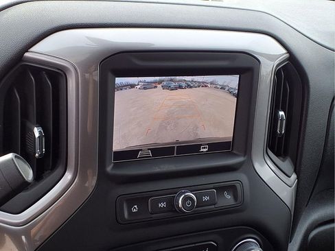 Used 2022 Chevrolet Silverado 1500 Custom image 4