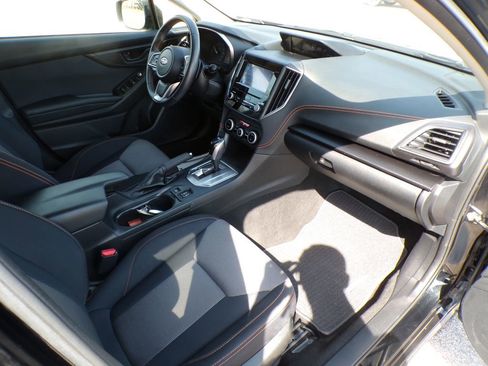 Used 2022 Subaru Crosstrek 2.0i Premium w/ Moonroof Package image 17