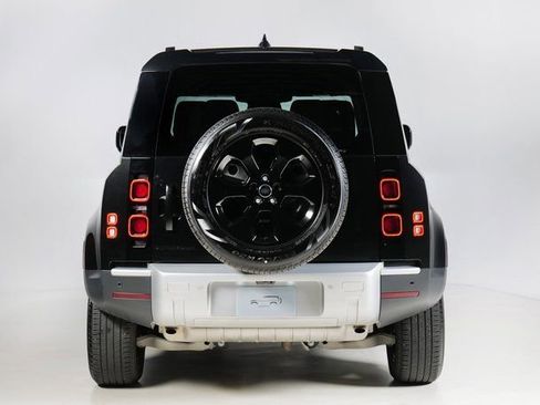 Used 2025 Land Rover Defender 110 S image 7