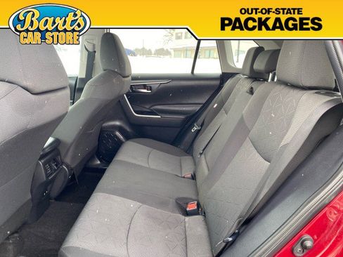 Used 2021 Toyota RAV4 XLE w/ XLE Grade Weather Package image 18